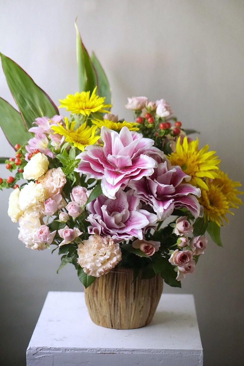 rose lily & sunflower — ¥5,000 arrangement